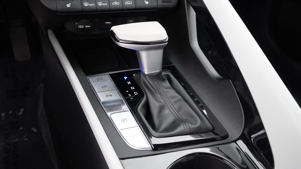 2024 Hyundai Elantra Limited photo 35