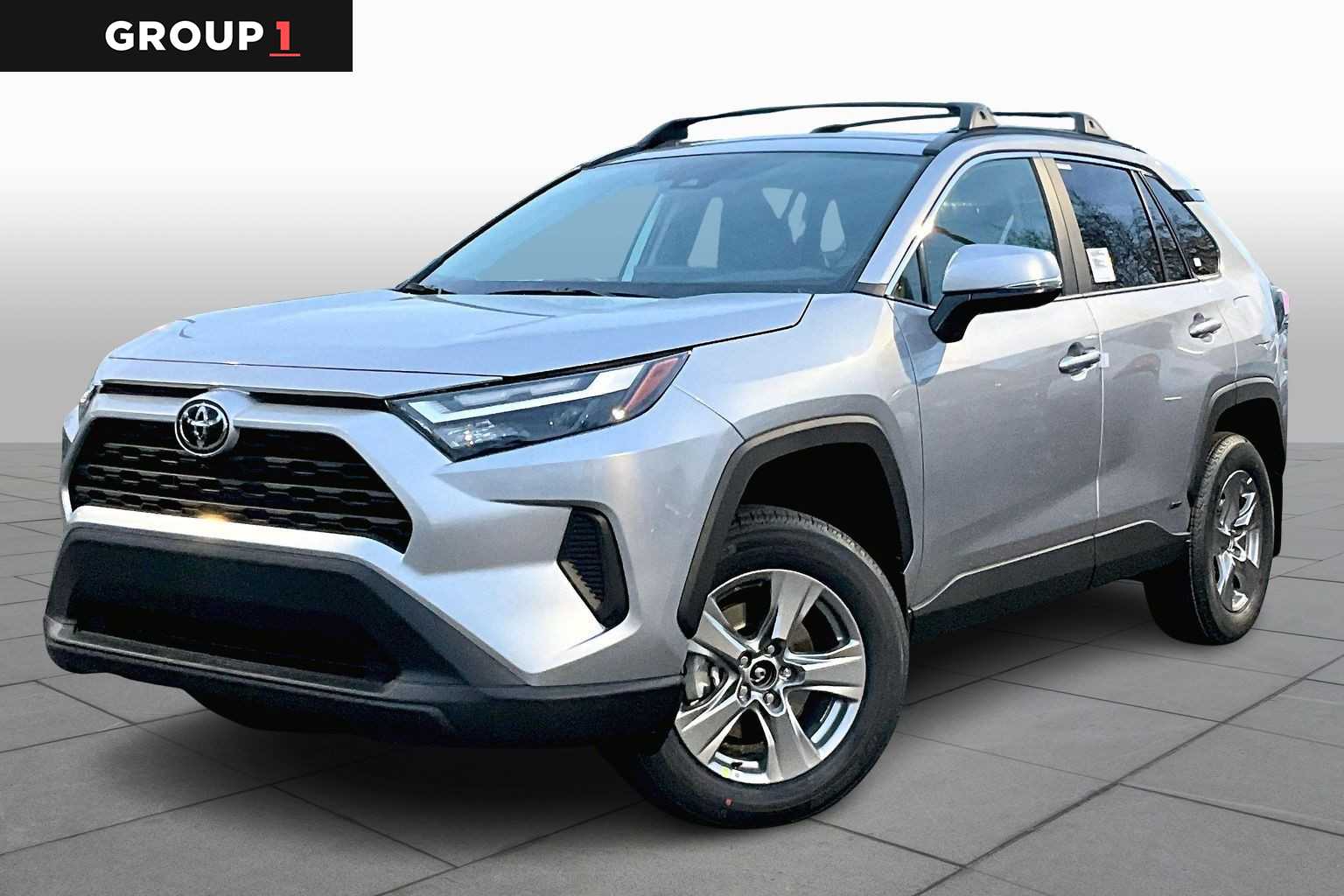 2025 Toyota RAV4 XLE's photo