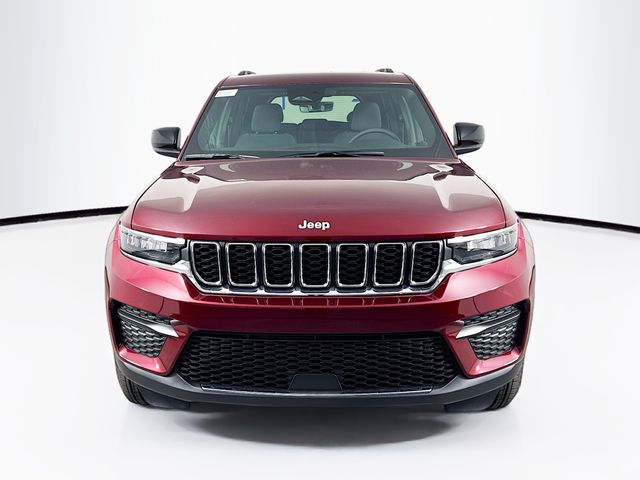 2025 Jeep Grand Cherokee Laredo X photo 2