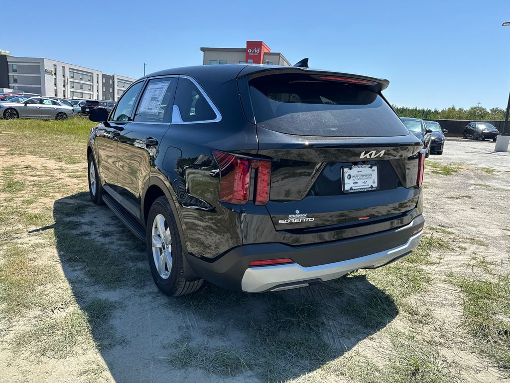 2026 Kia Sorento S photo 3