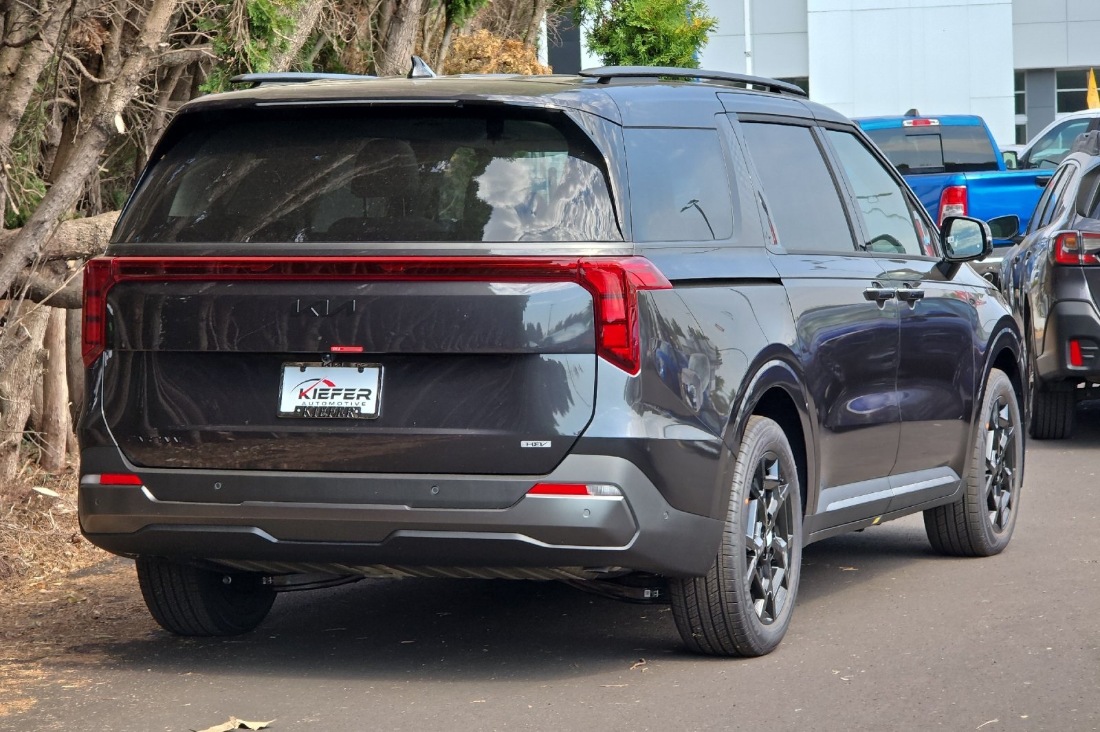 2026 Kia Carnival SX Prestige photo 2