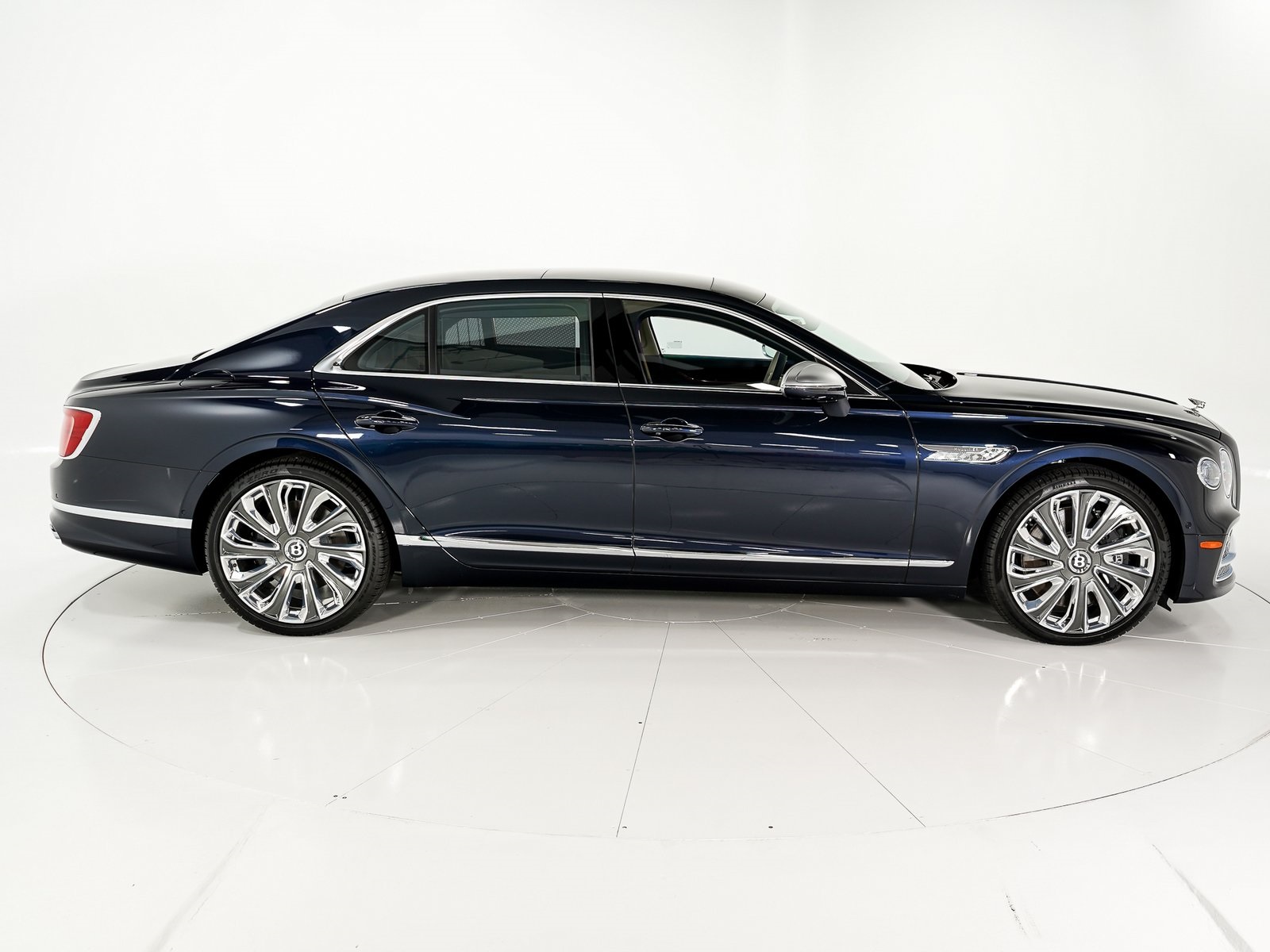 2024 Bentley Flying Spur Mulliner V8 photo 5