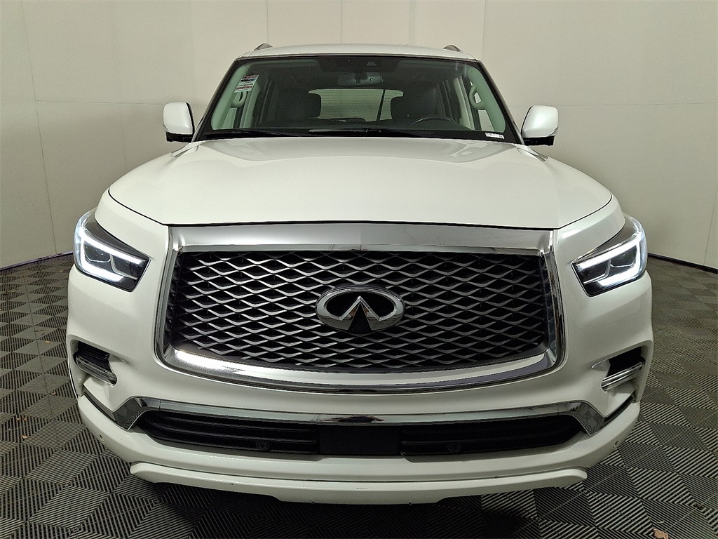 2019 Infiniti QX80 Luxe photo 2