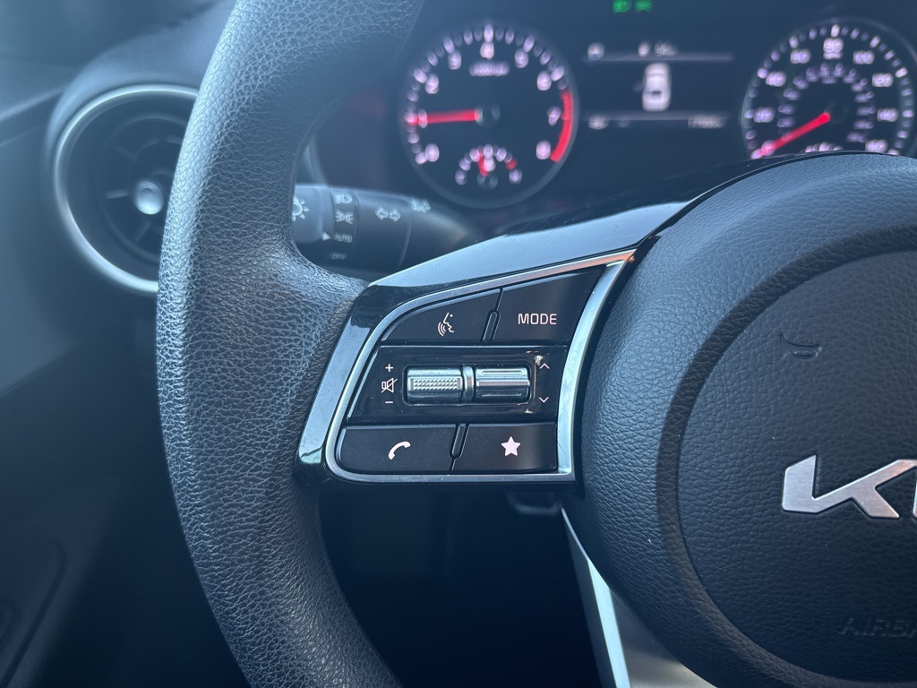 2023 Kia Forte LXS photo 7