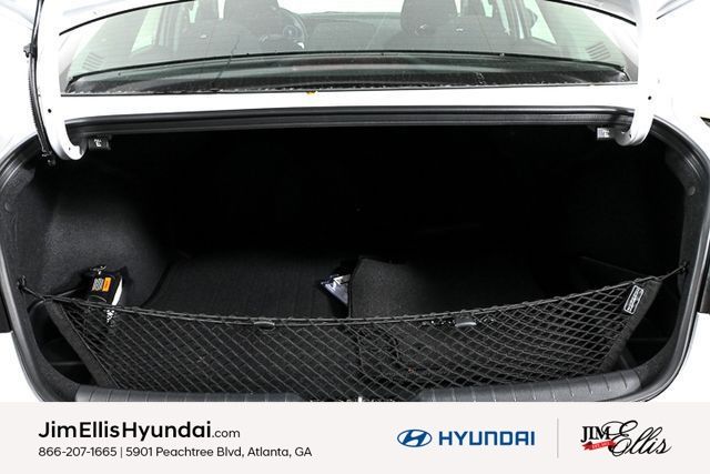 2025 Hyundai Elantra SEL Sport photo 2