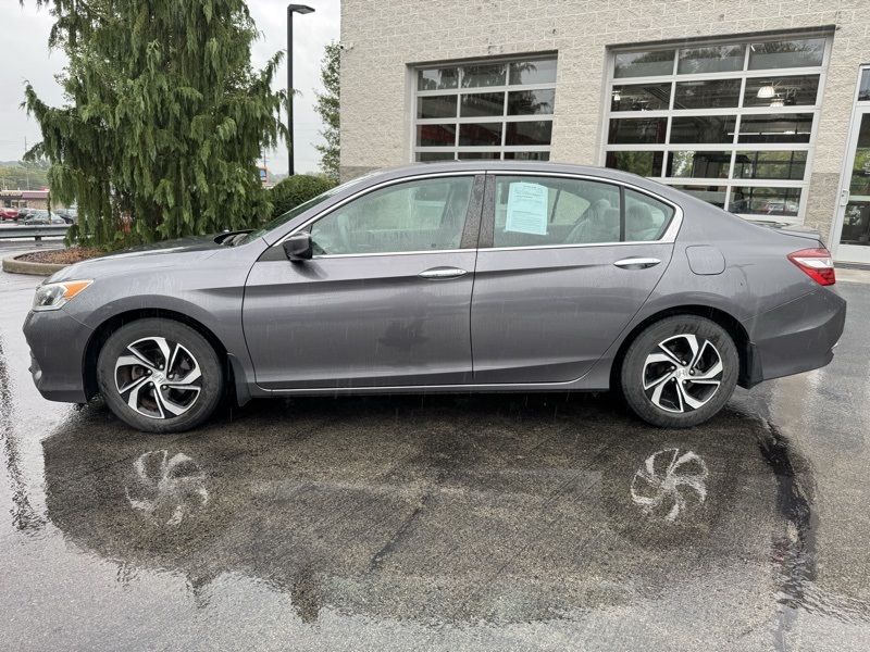 2017 Honda Accord LX photo 6