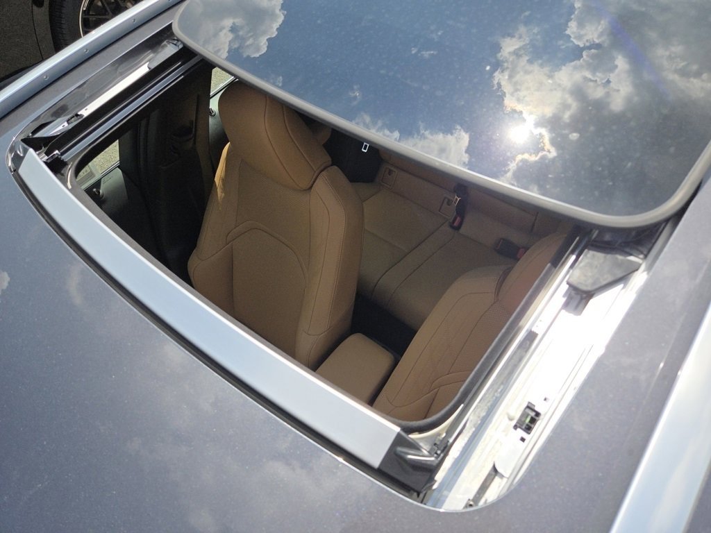 2025 Lexus UX Premium photo 7