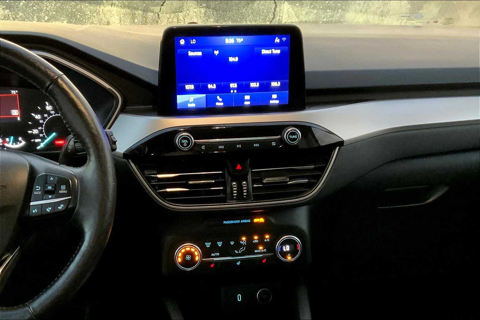 2020 Ford Escape SEL photo 6