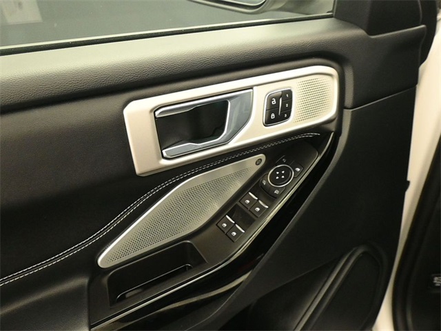 2022 Ford Explorer ST photo 8