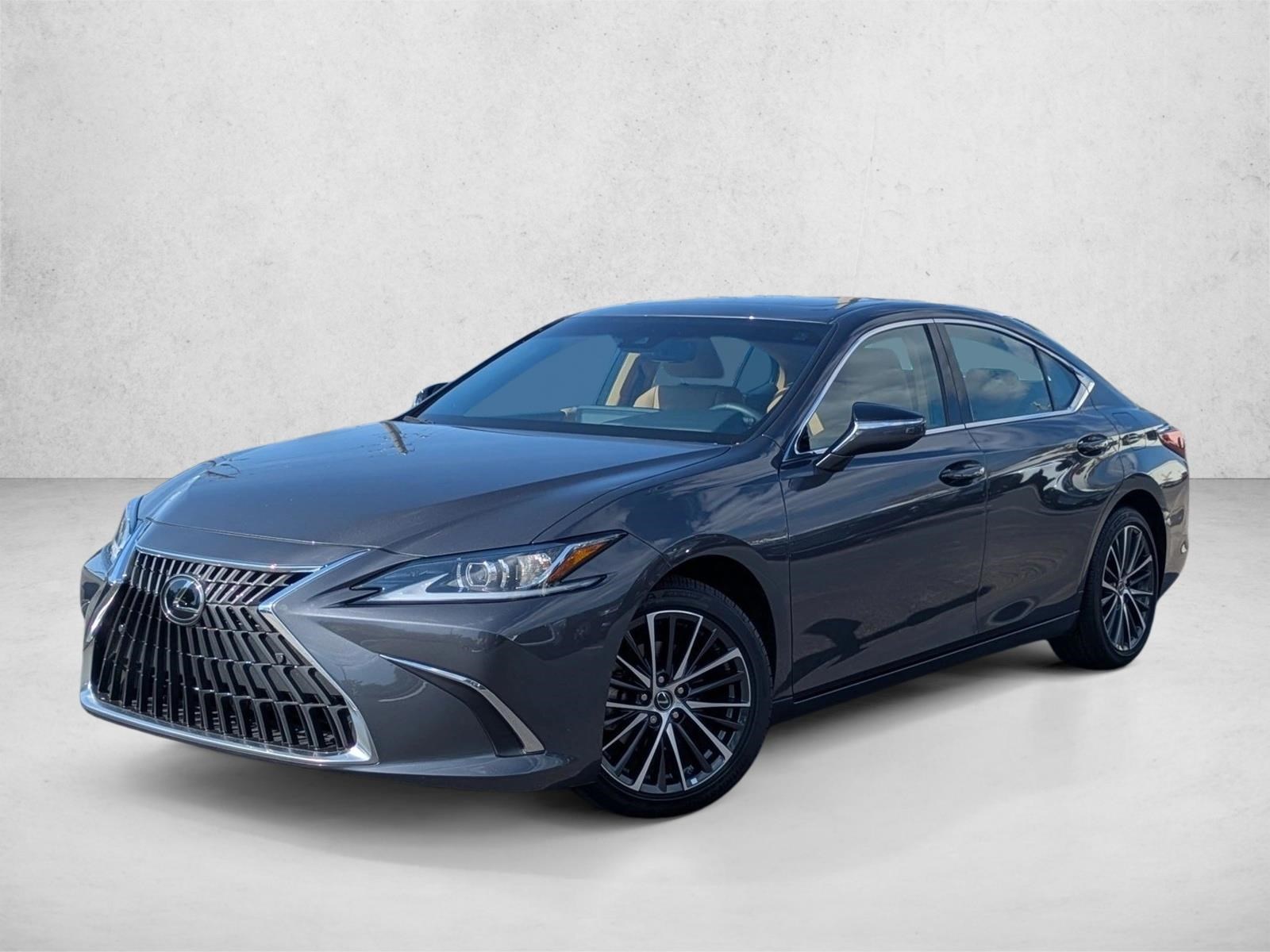 2024 Lexus ES Hybrid 300h's photo