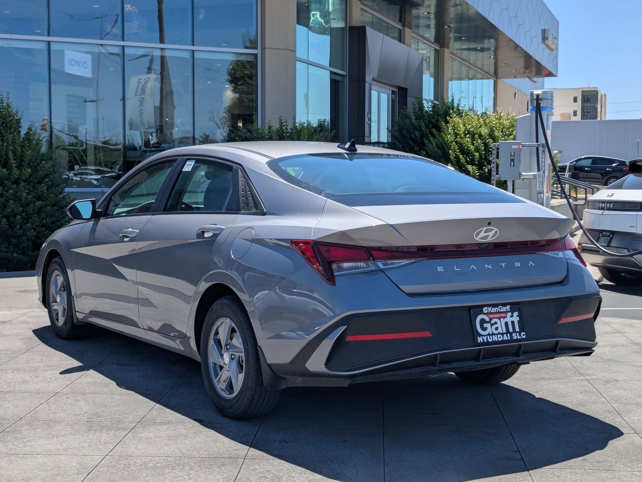 2024 Hyundai Elantra SE photo 5