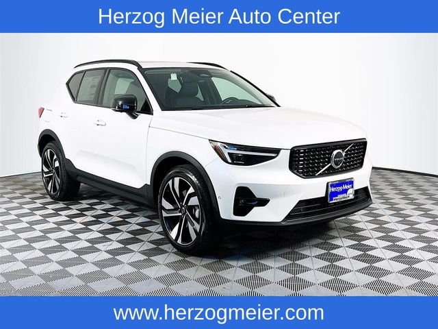 2023 Volvo XC40