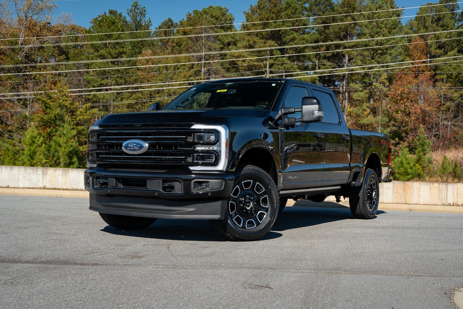 2026 Ford F-350 Super Duty Platinum's photo