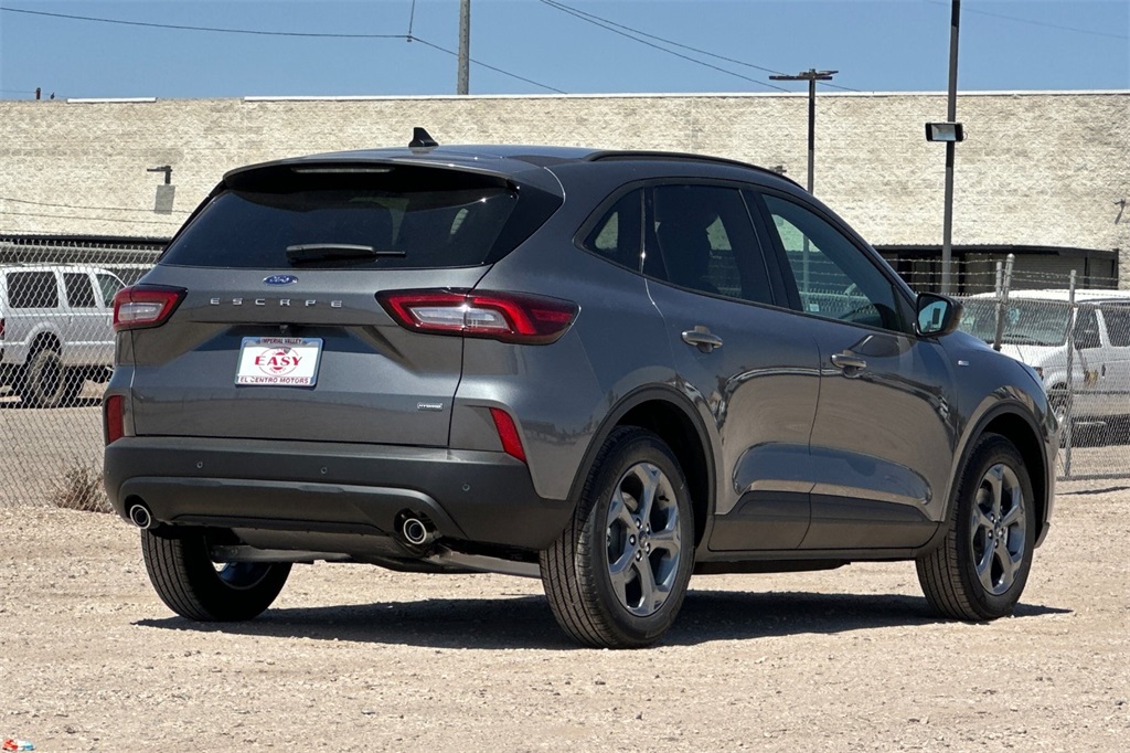 2025 Ford Escape ST-Line photo 4
