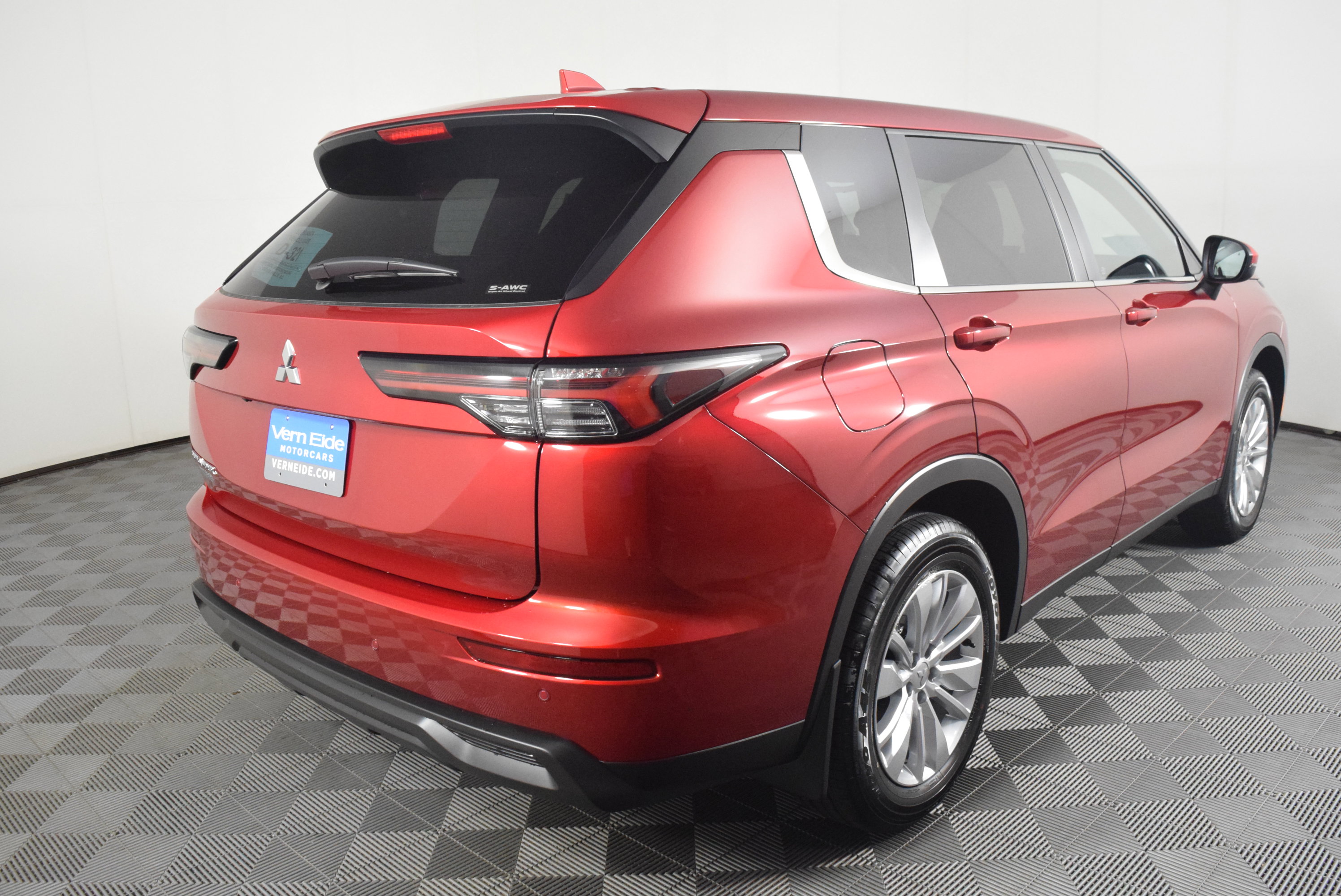 2025 Mitsubishi Outlander ES photo 6