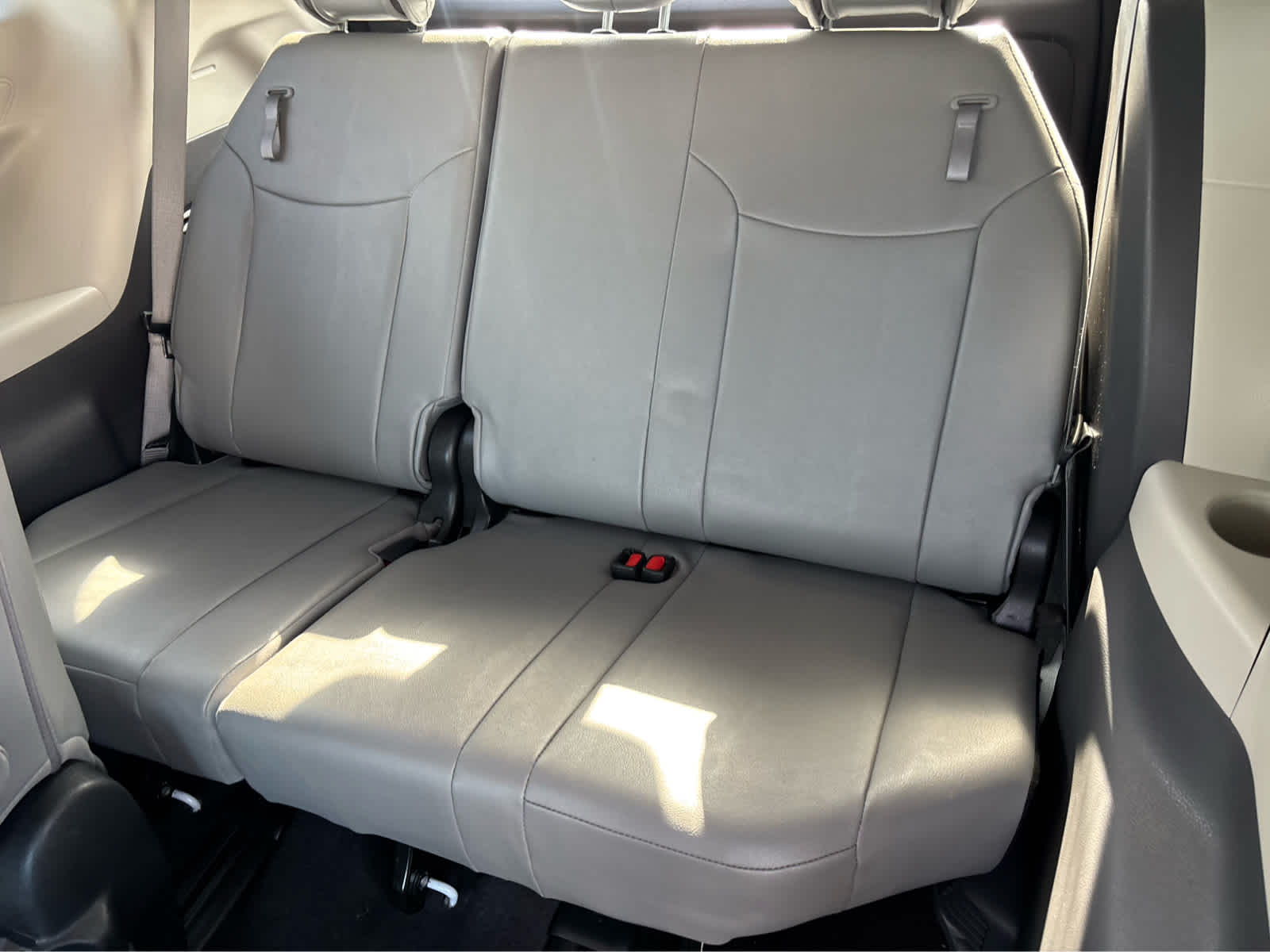 2022 Toyota Sienna Limited photo 27