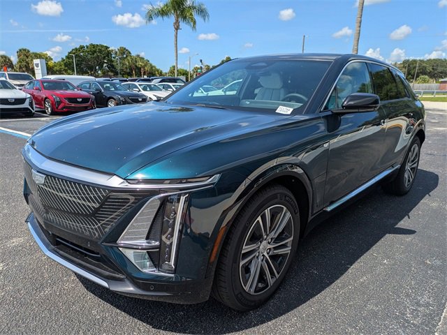 2025 Cadillac Lyriq Luxury photo 7