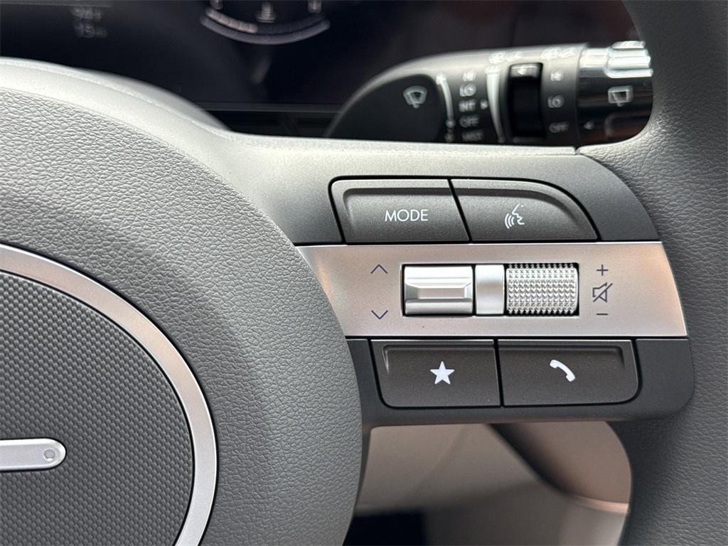 2026 Hyundai Kona SE photo 18