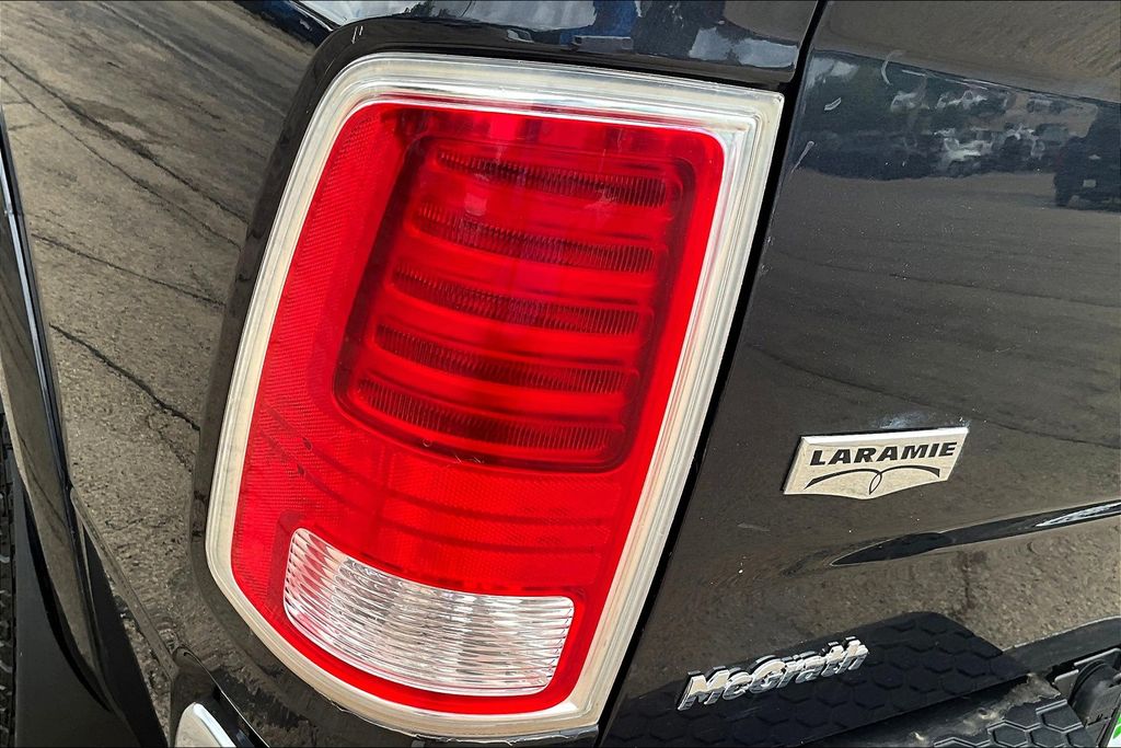 2015 Ram 1500 Laramie photo 16