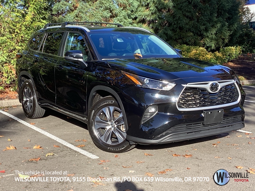 2024 Toyota Highlander XLE's photo