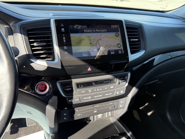 2018 Honda Pilot Touring photo 18
