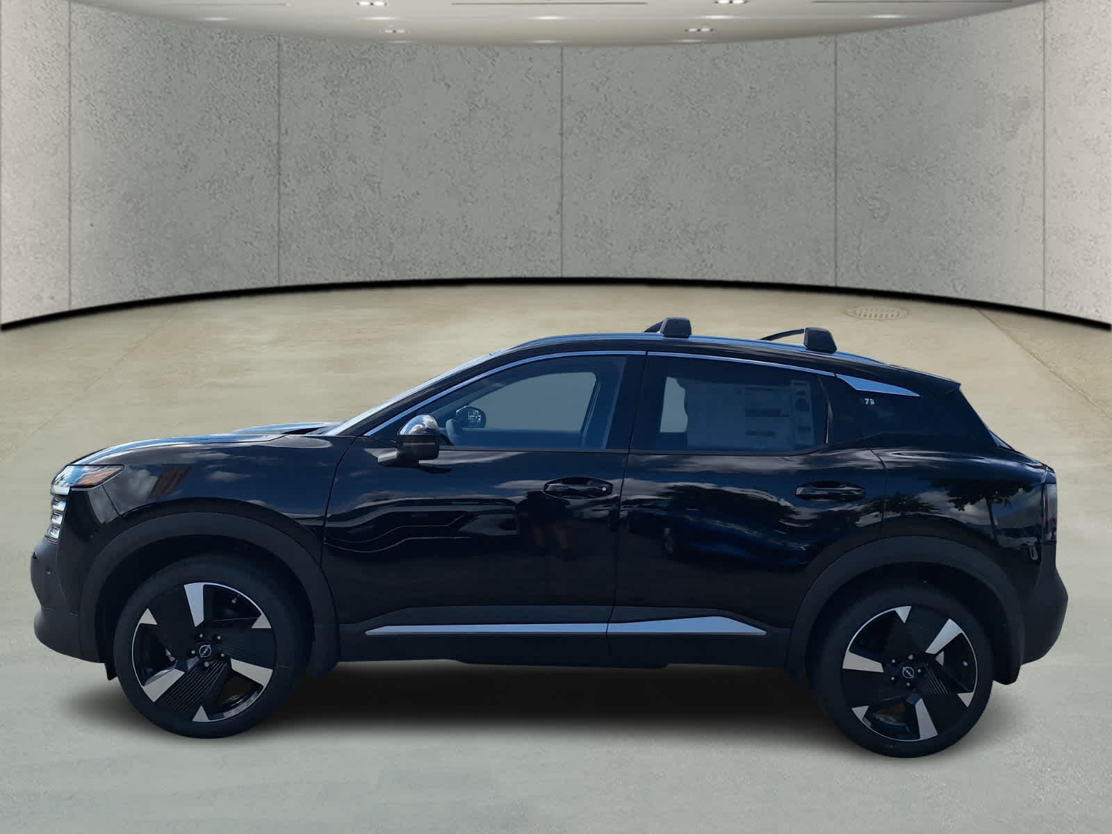 2026 Nissan Kicks SR photo 2