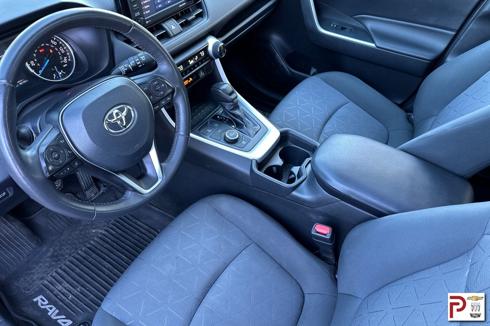 2020 Toyota RAV4 Hybrid XLE photo 9