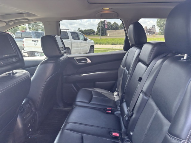 2019 Nissan Pathfinder Platinum photo 9