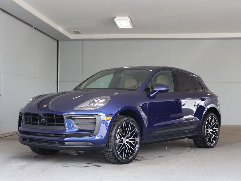 2025 Porsche Macan's photo