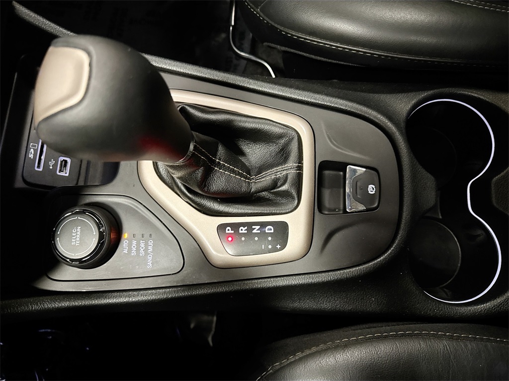 2016 Jeep Cherokee Limited photo 30