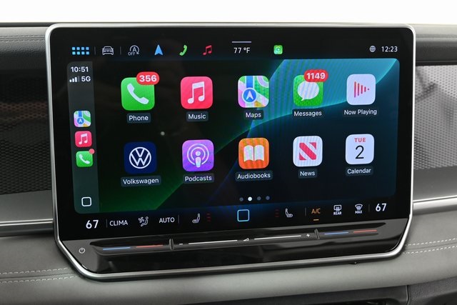 2025 Volkswagen Tiguan SE photo 13