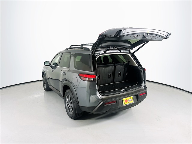 2025 Nissan Pathfinder SV photo 7