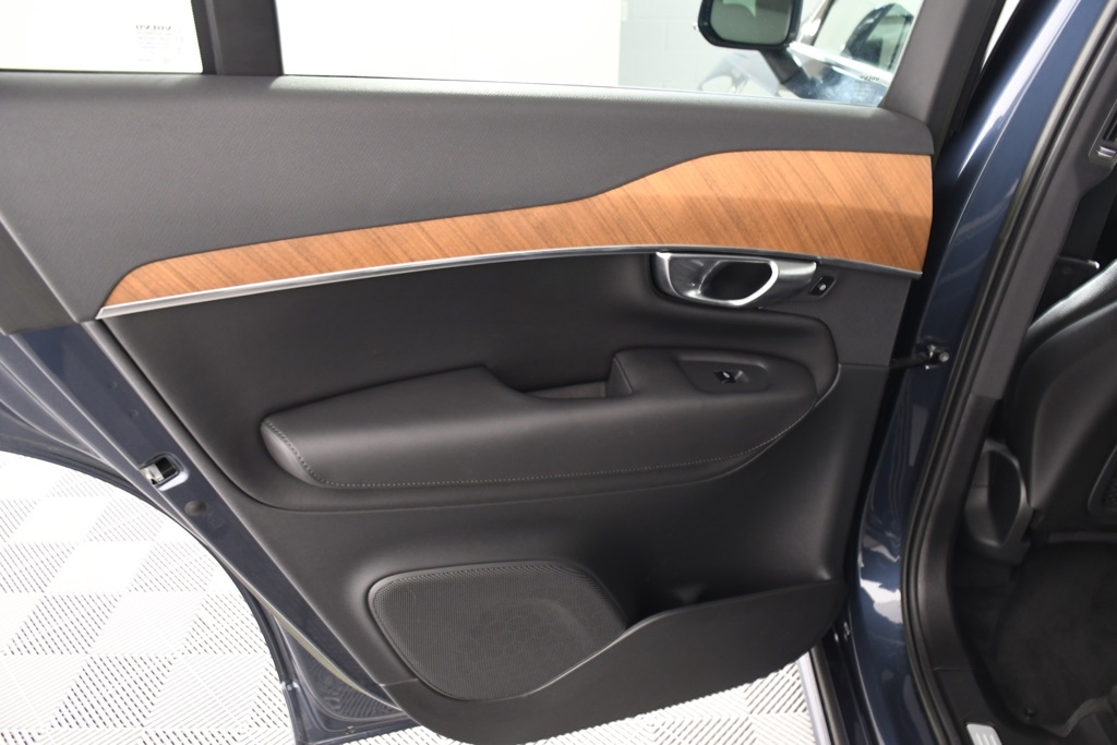 2023 Volvo XC90 Recharge T8 Core photo 23
