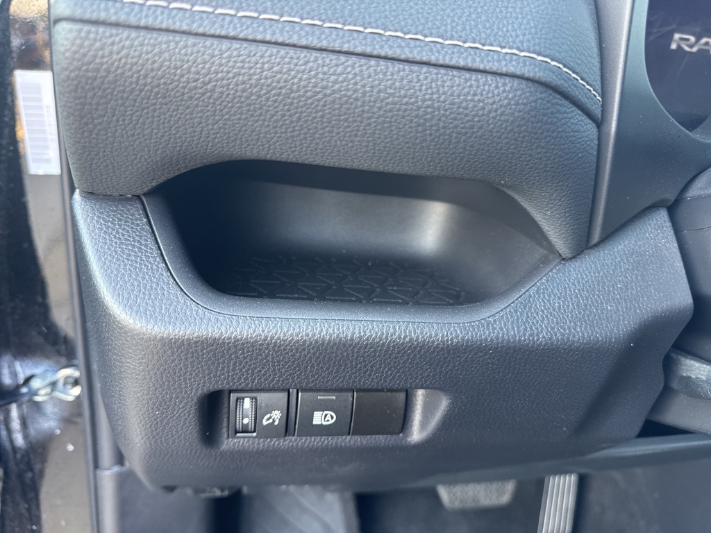 2024 Toyota RAV4 LE photo 10