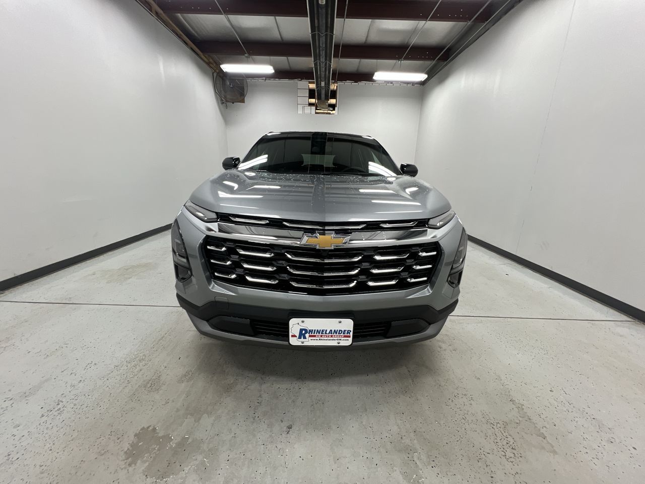 2026 Chevrolet Equinox LT photo 2