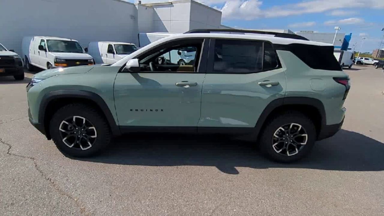 2026 Chevrolet Equinox ACTIV photo 3