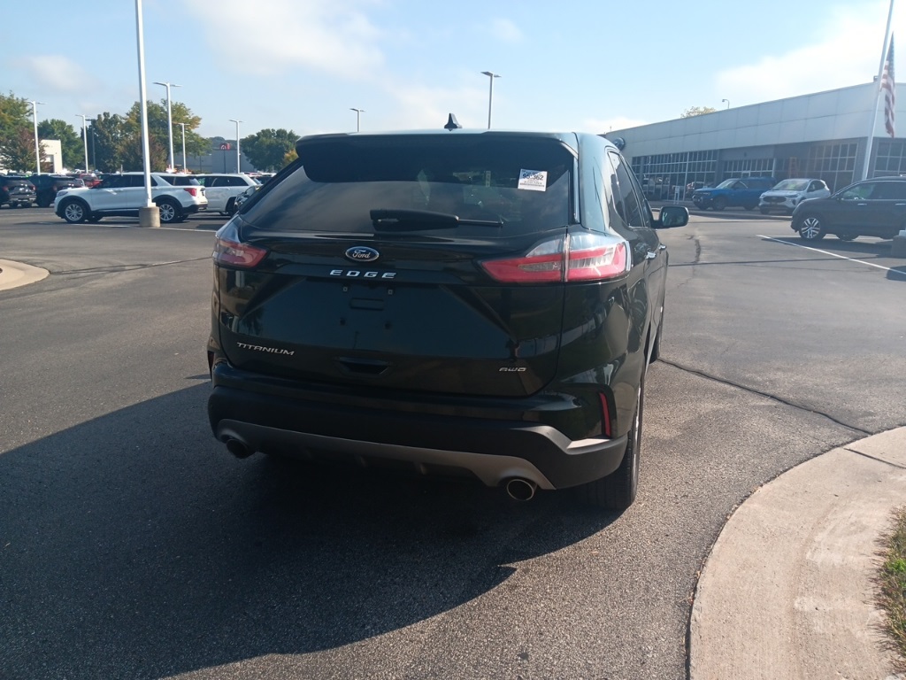 2022 Ford Edge Titanium photo 7