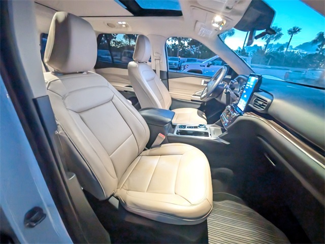2023 Ford Explorer Limited photo 14