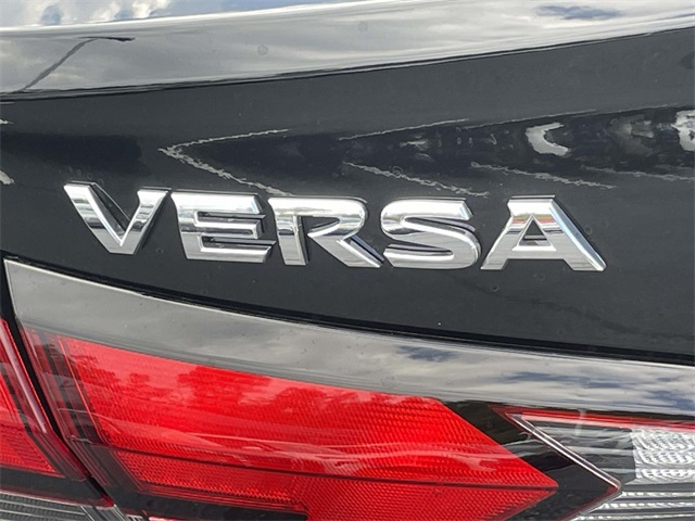 2025 Nissan Versa 1.6 S photo 9
