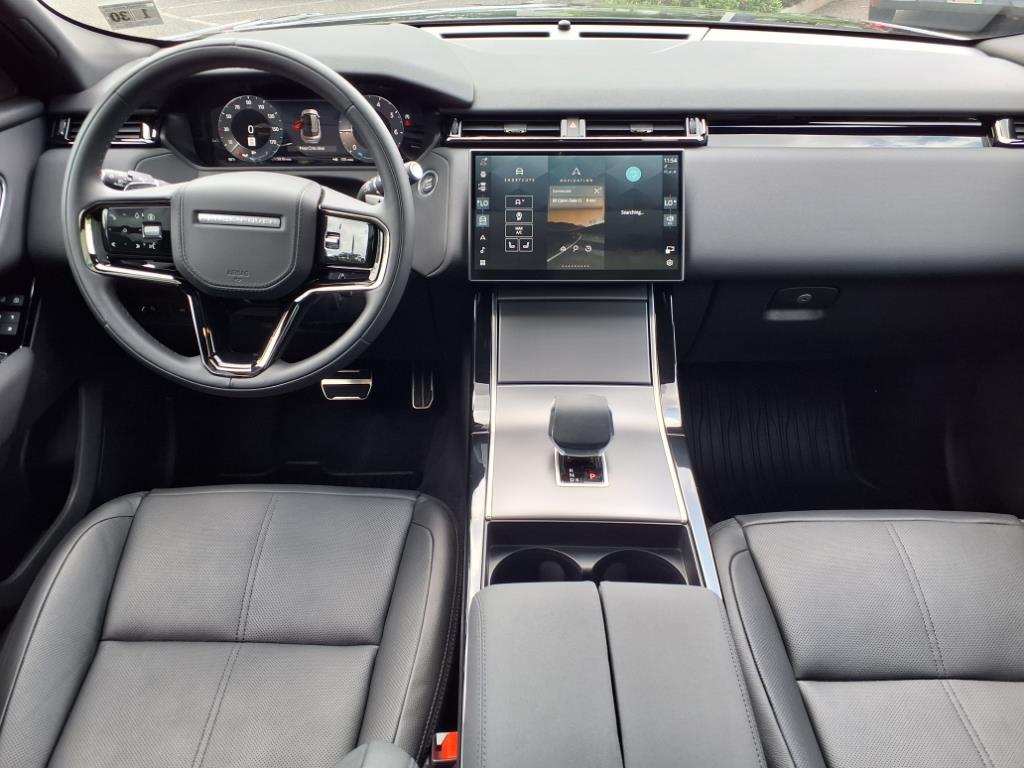 2025 Land Rover Range Rover Velar SE photo 4