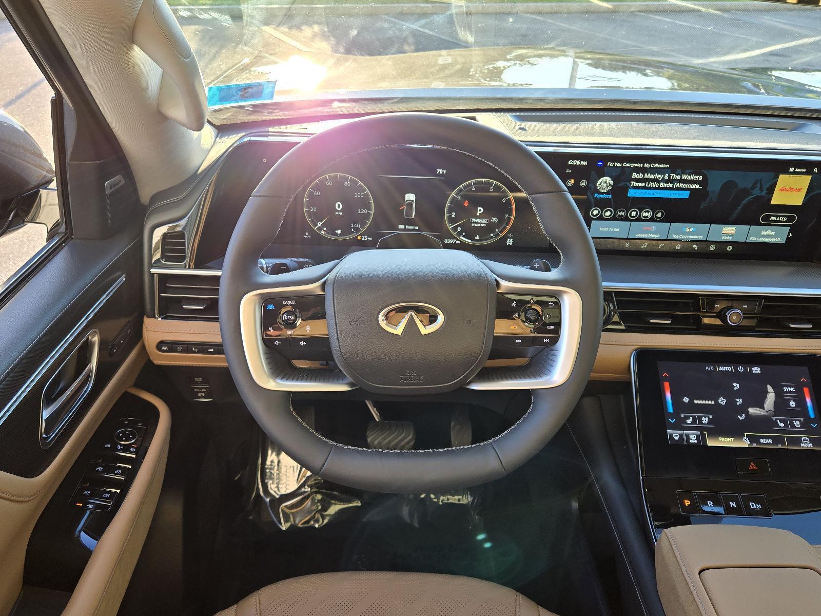 2025 Infiniti QX80 Luxe photo 14