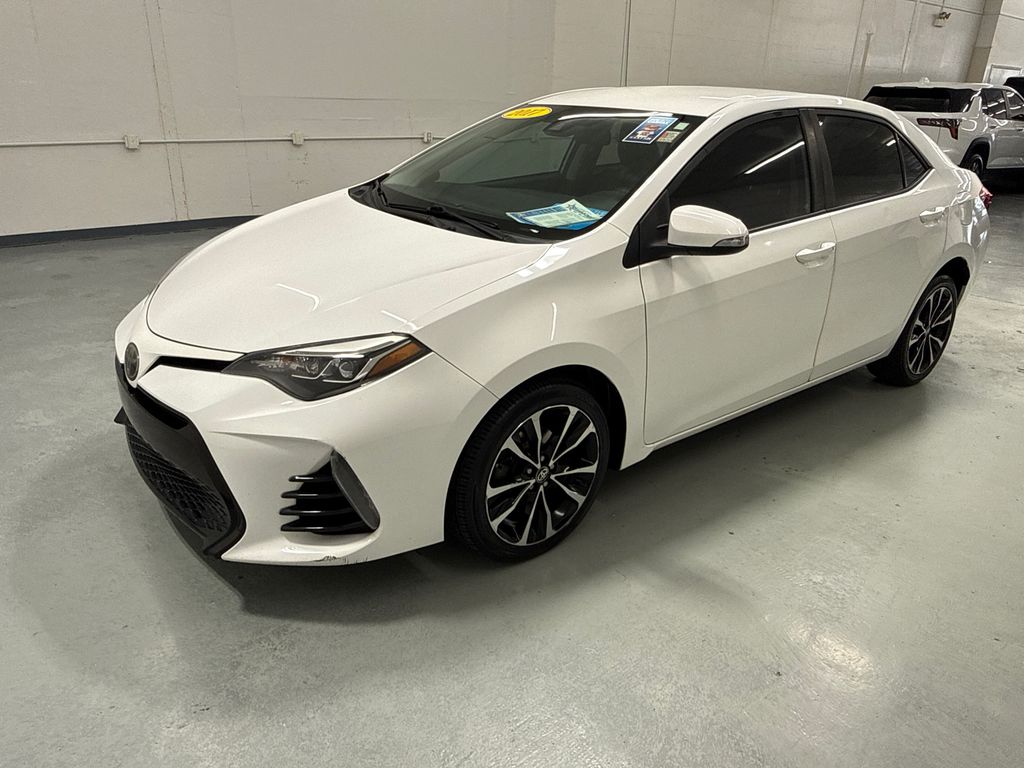 2017 Toyota Corolla L photo 3