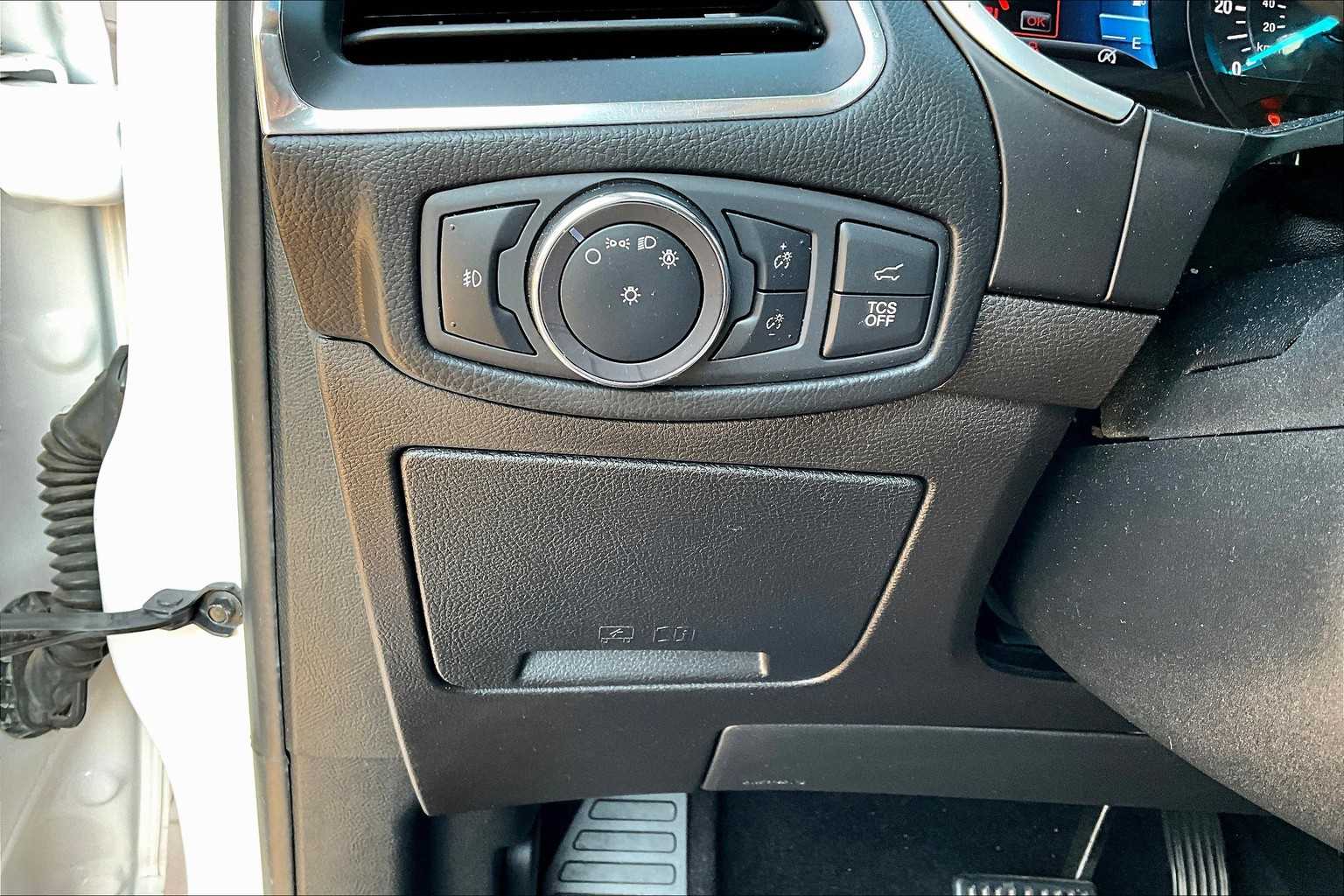 2019 Ford Edge Titanium photo 27