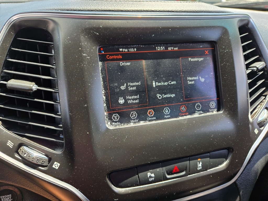 2021 Jeep Cherokee Altitude photo 19