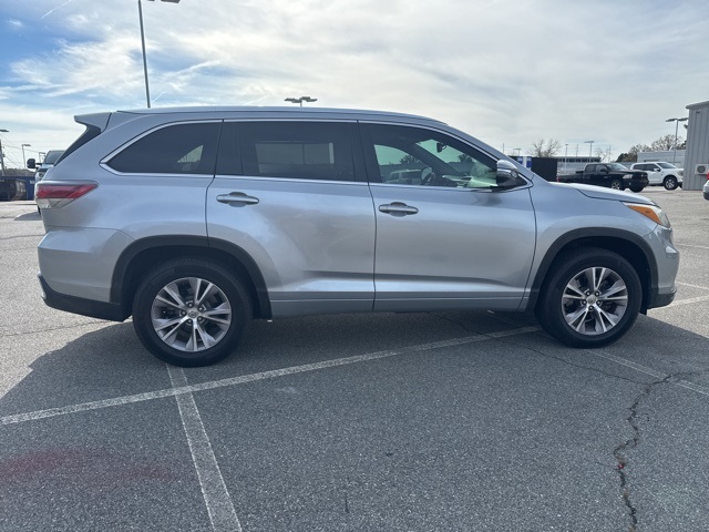2015 Toyota Highlander XLE photo 2