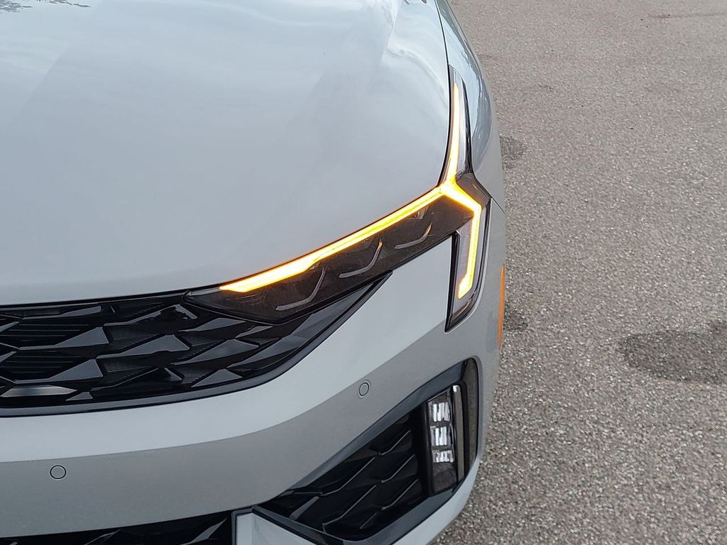2026 Kia K5 GT-Line photo 10
