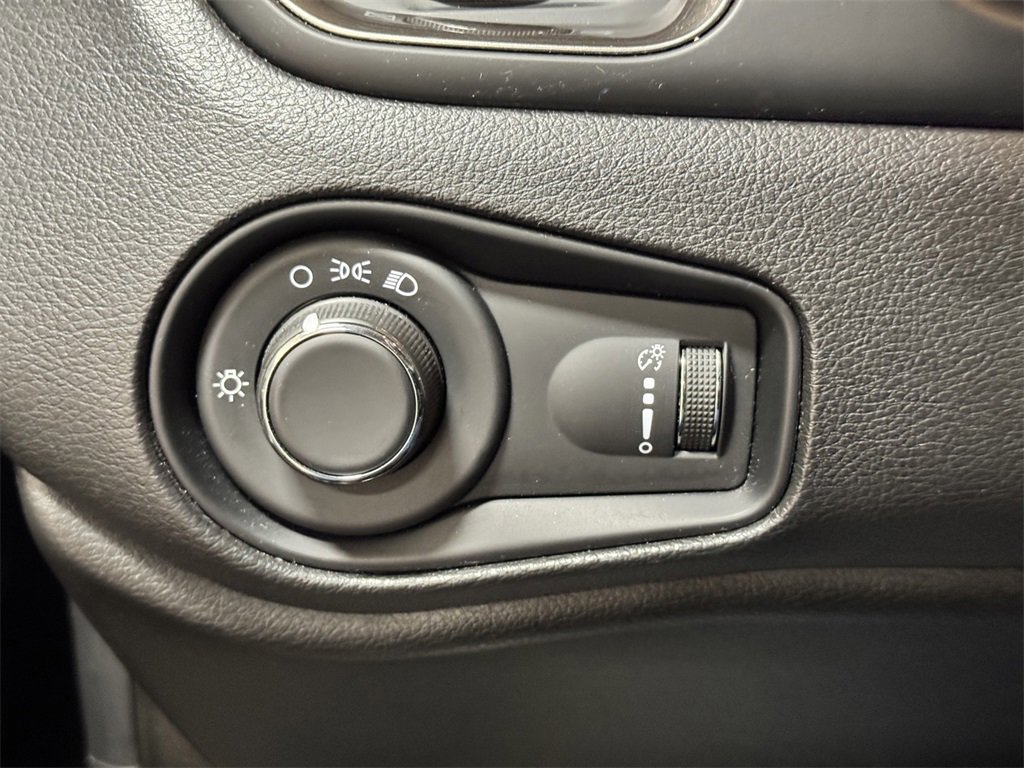 2023 Jeep Renegade Latitude Upland photo 40