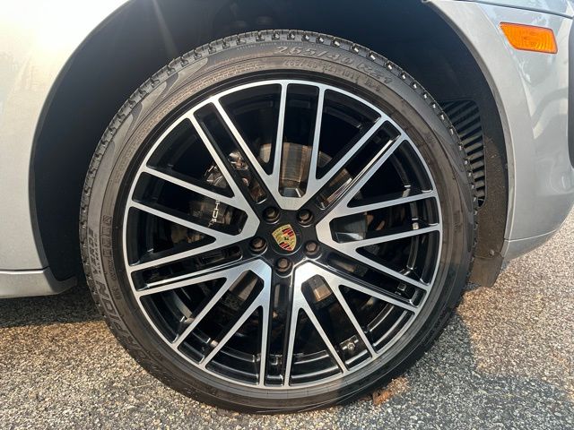 2022 Porsche Macan S photo 12