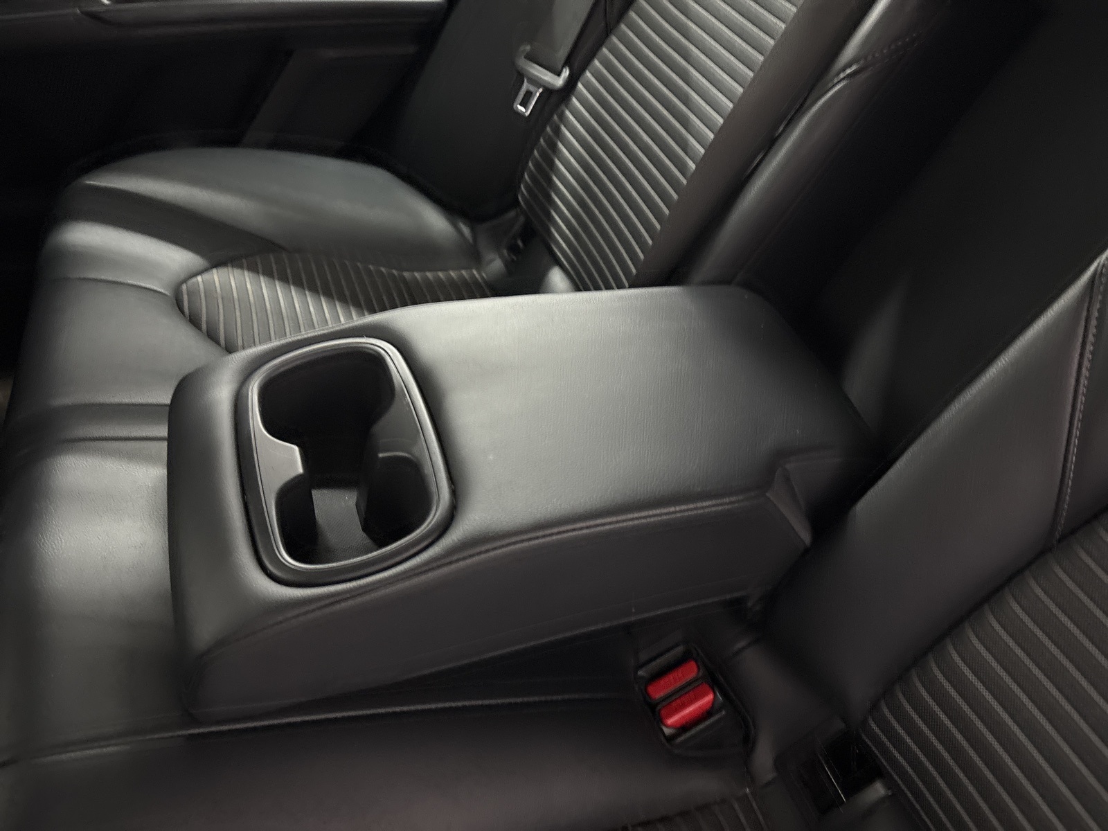 2022 Toyota Camry SE photo 17