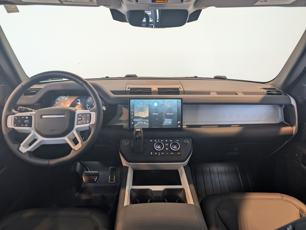 2025 Land Rover Defender 110 S photo 15